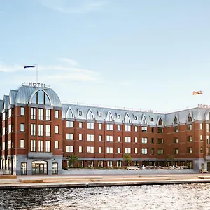 The July - Boat & Co Hotell