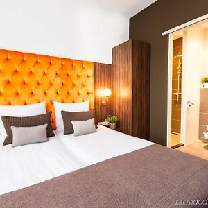 *** Hotel La Reine Pays-Bas